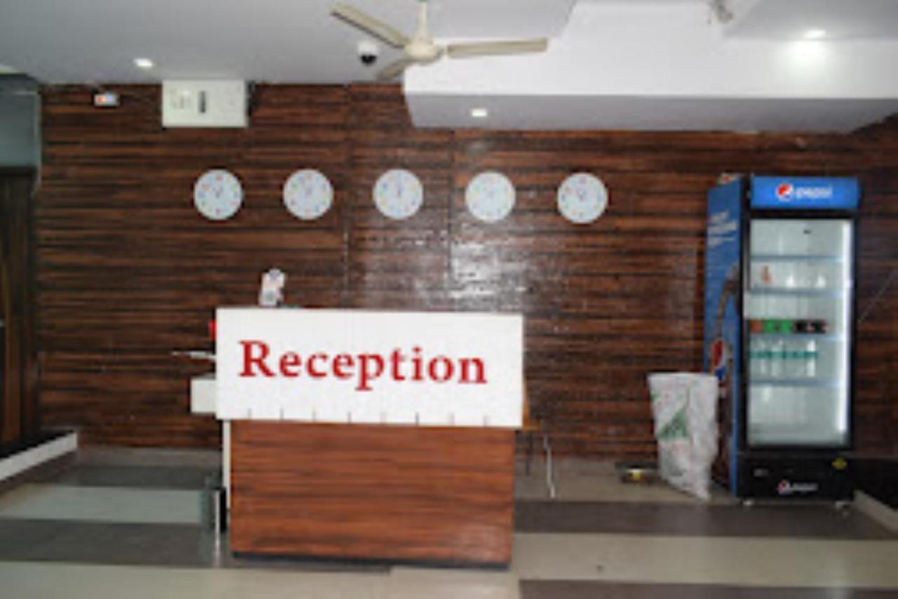 Hotel Vaibhav,Akola Kültér fotó