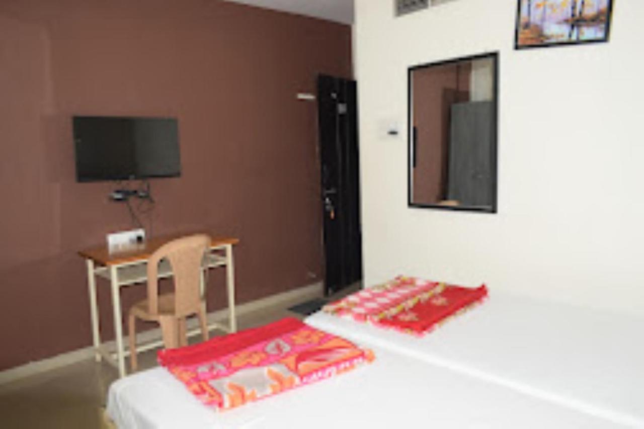 Hotel Vaibhav,Akola Kültér fotó
